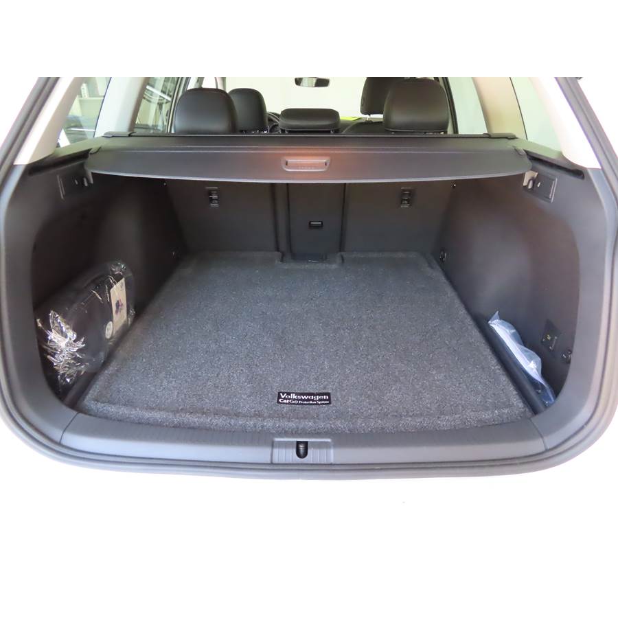 2016 Volkswagen Golf Sportwagen Cargo space