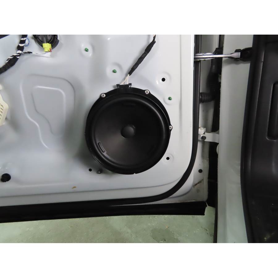 2018 Volkswagen Tiguan Front door woofer