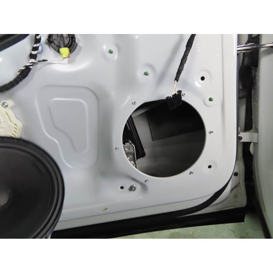 2018 Volkswagen Tiguan Front door woofer removed