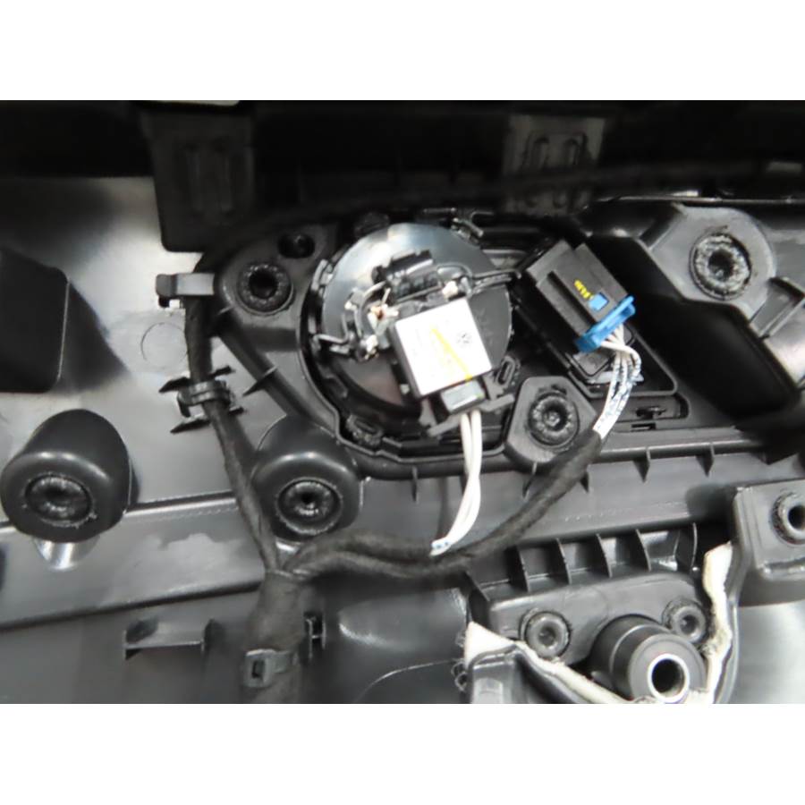 2018 Volkswagen Tiguan Front door tweeter
