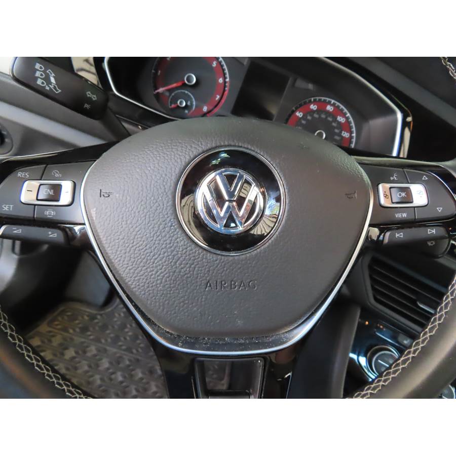 2019 Volkswagen Jetta Steering wheel audio controls