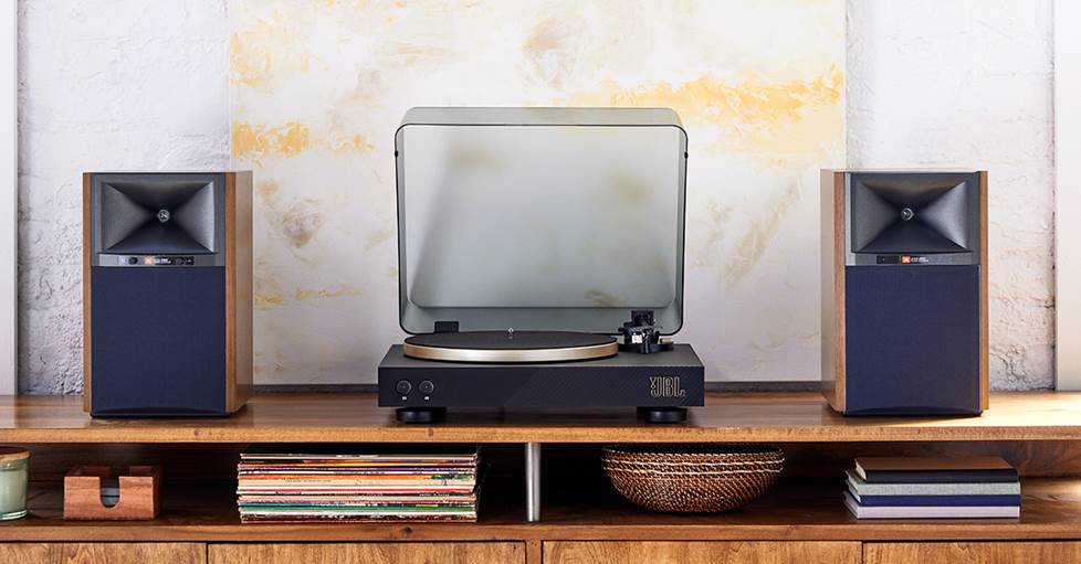 JBL spinner BT turntable with Bluetooth streaming