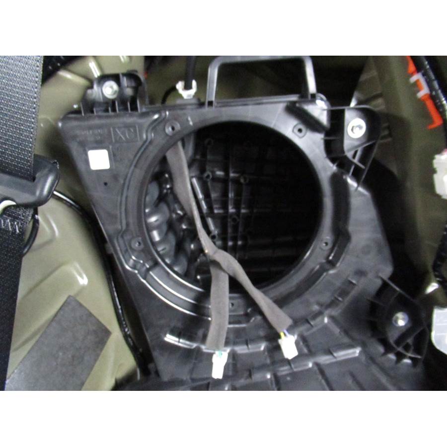 2022 Subaru Ascent Far-rear side speaker removed