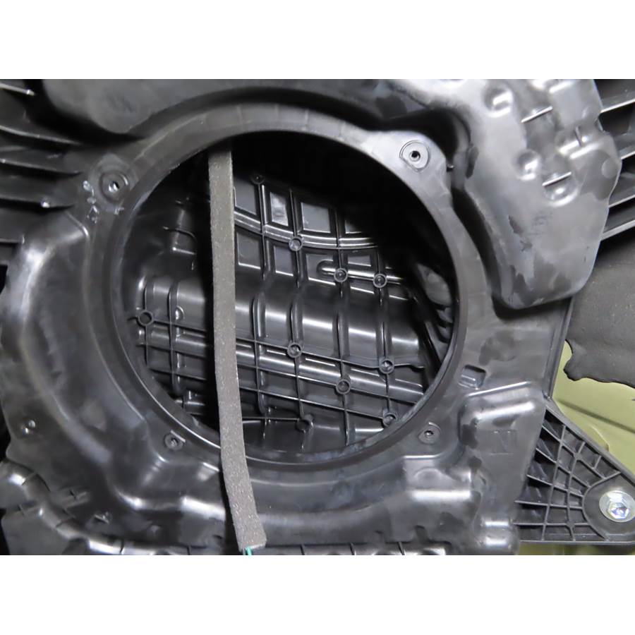 2020 Subaru Outback Far-rear side speaker removed