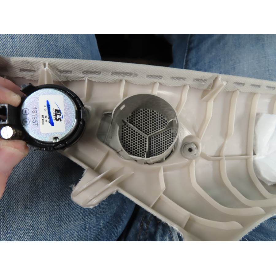 2022 Acura RDX Front pillar speaker removed