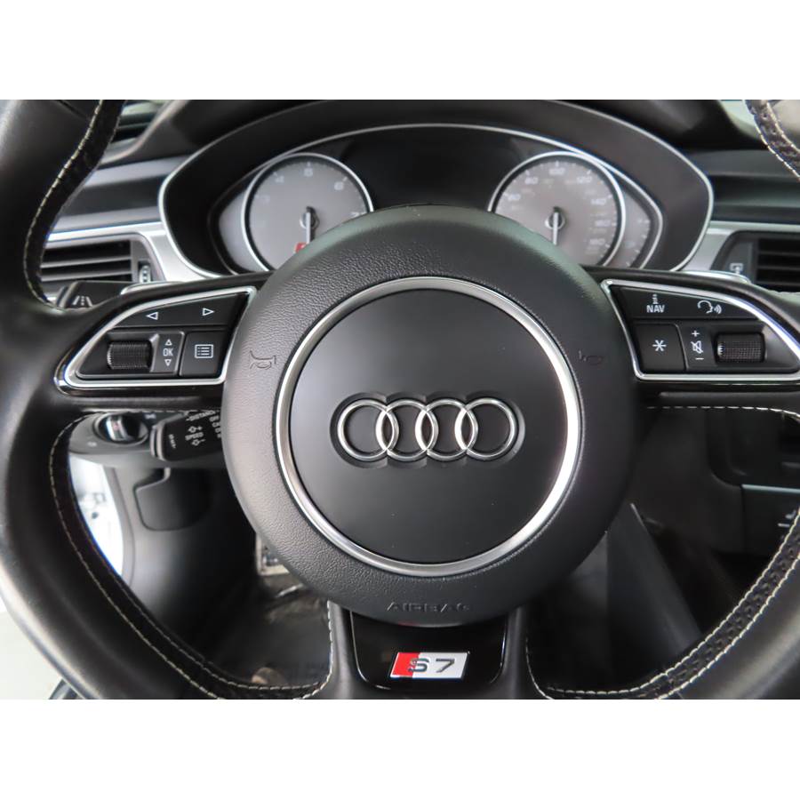 2017 Audi S7 Steering wheel audio controls