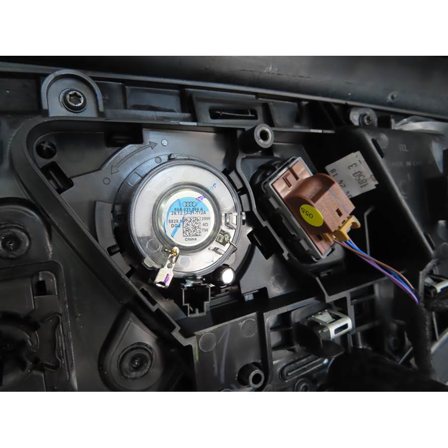 2018 Audi Q5 Rear door tweeter