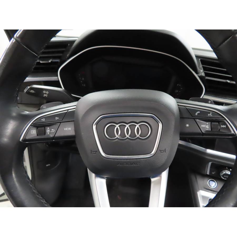 2021 Audi Q3 Steering wheel audio controls
