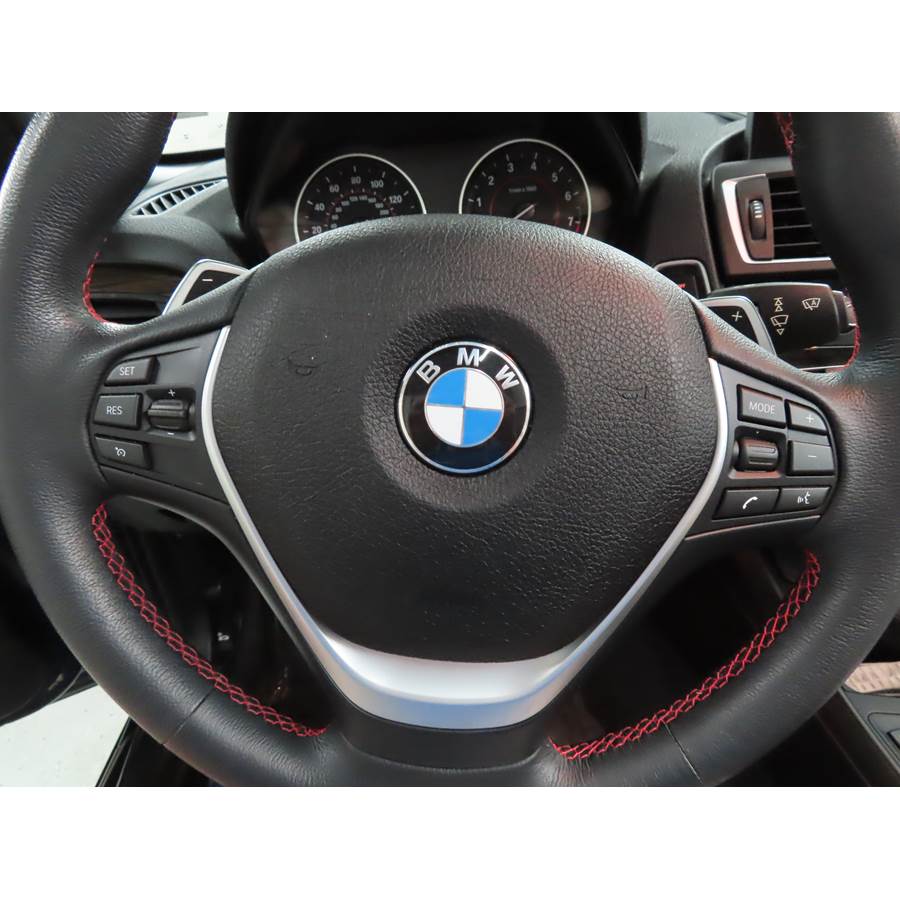 2015 BMW 2 Series Steering wheel audio controls