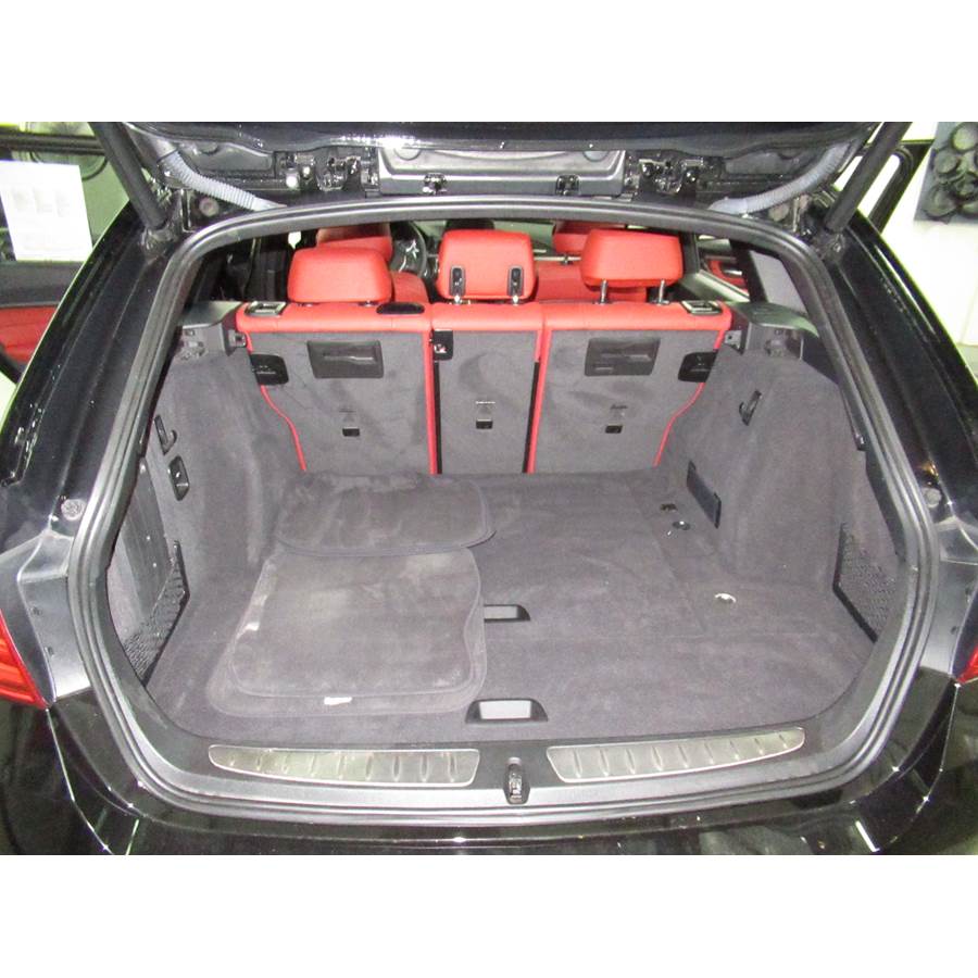 2019 BMW 3 Series Cargo space