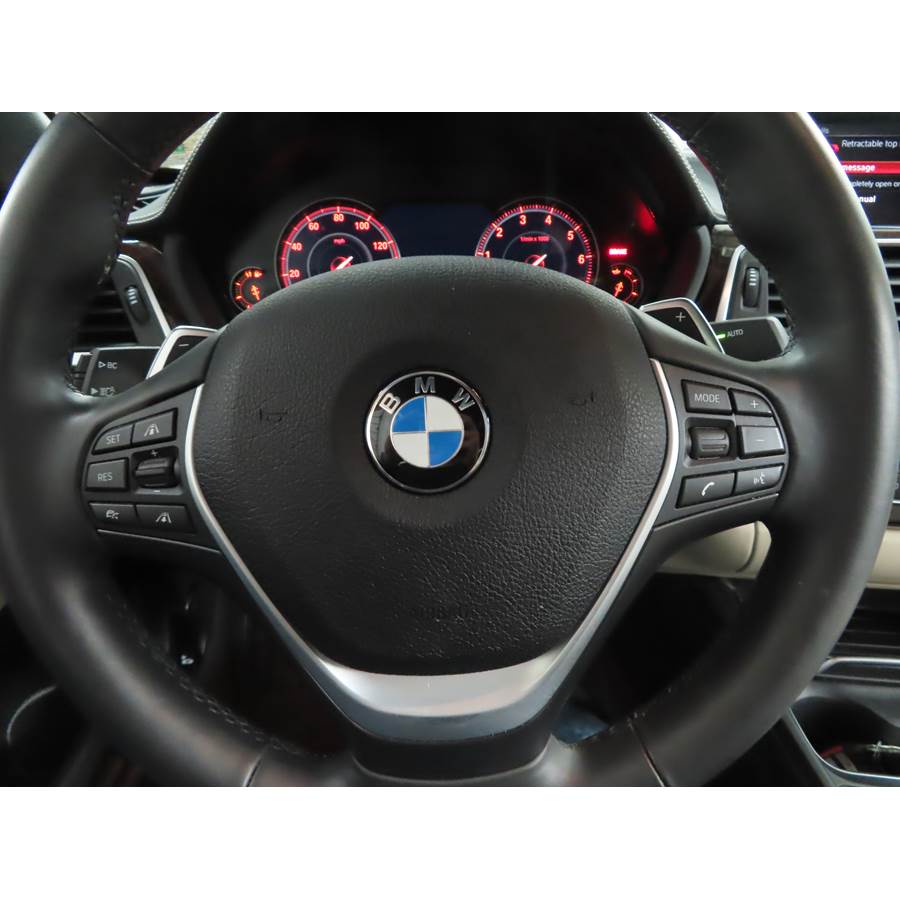 2018 BMW 4 Series Steering wheel audio controls