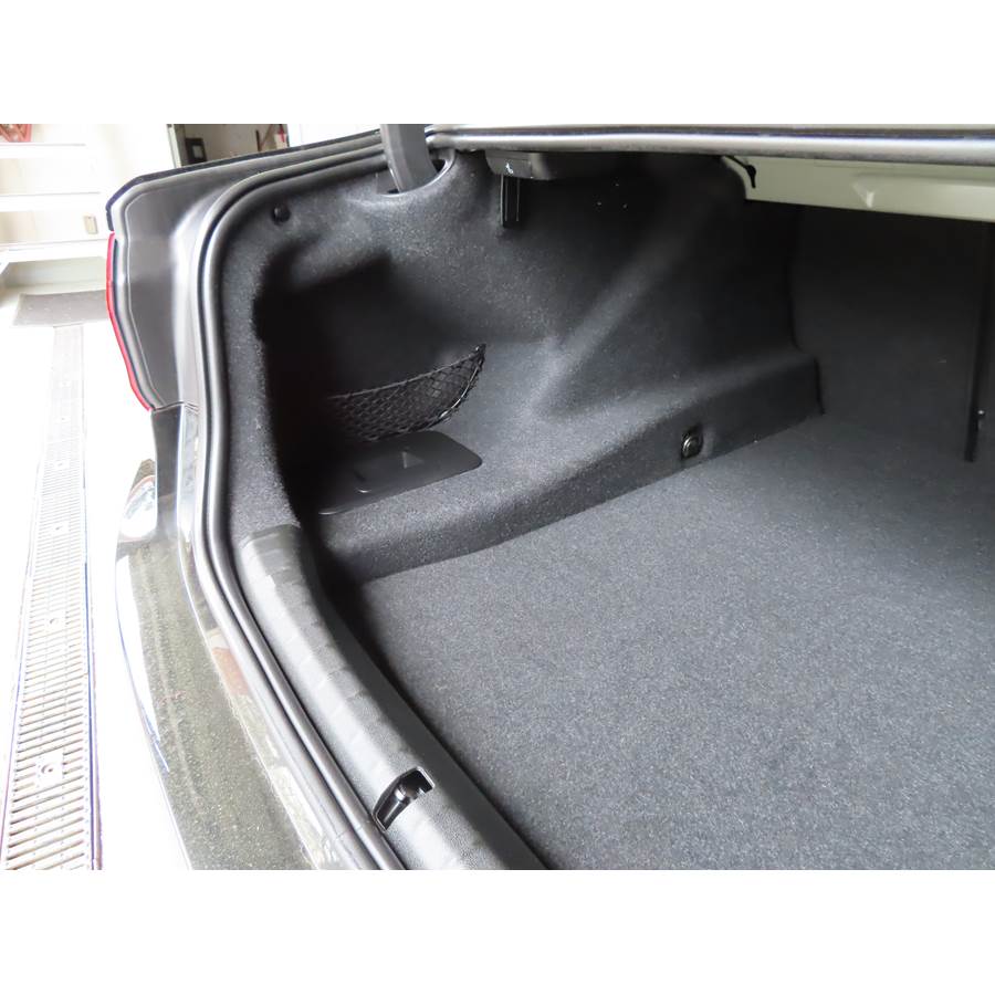 2020 BMW 5 Series Factory amplifier location
