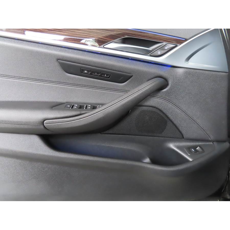 2022 BMW 5 Series Front door midrange location