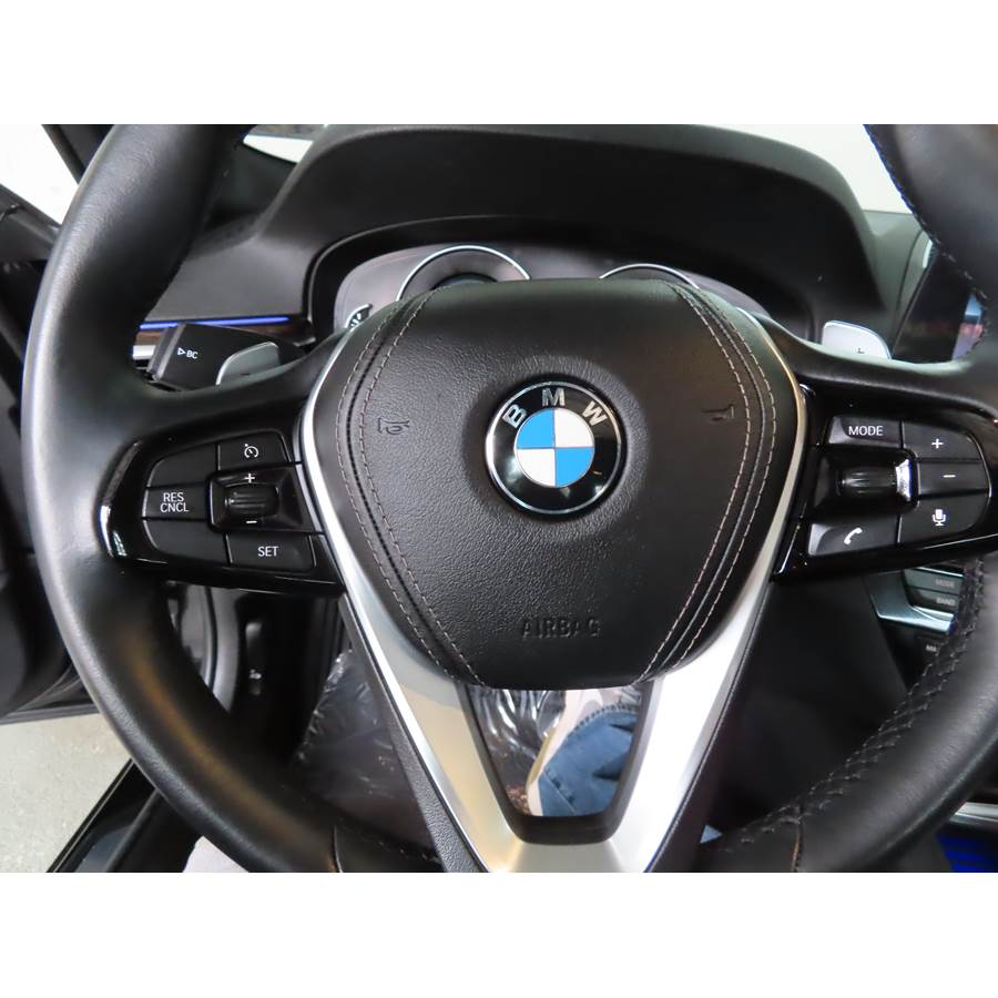 2017 BMW 5 Series Steering wheel audio controls