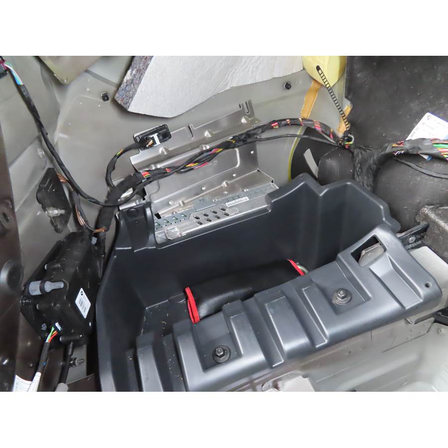 2021 BMW 7 Series Factory amplifier