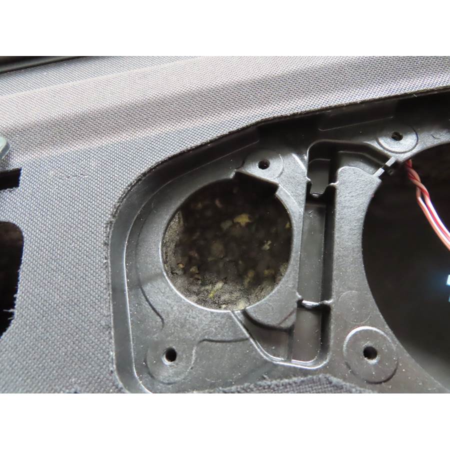 2020 BMW 7 Series Rear deck tweeter removed