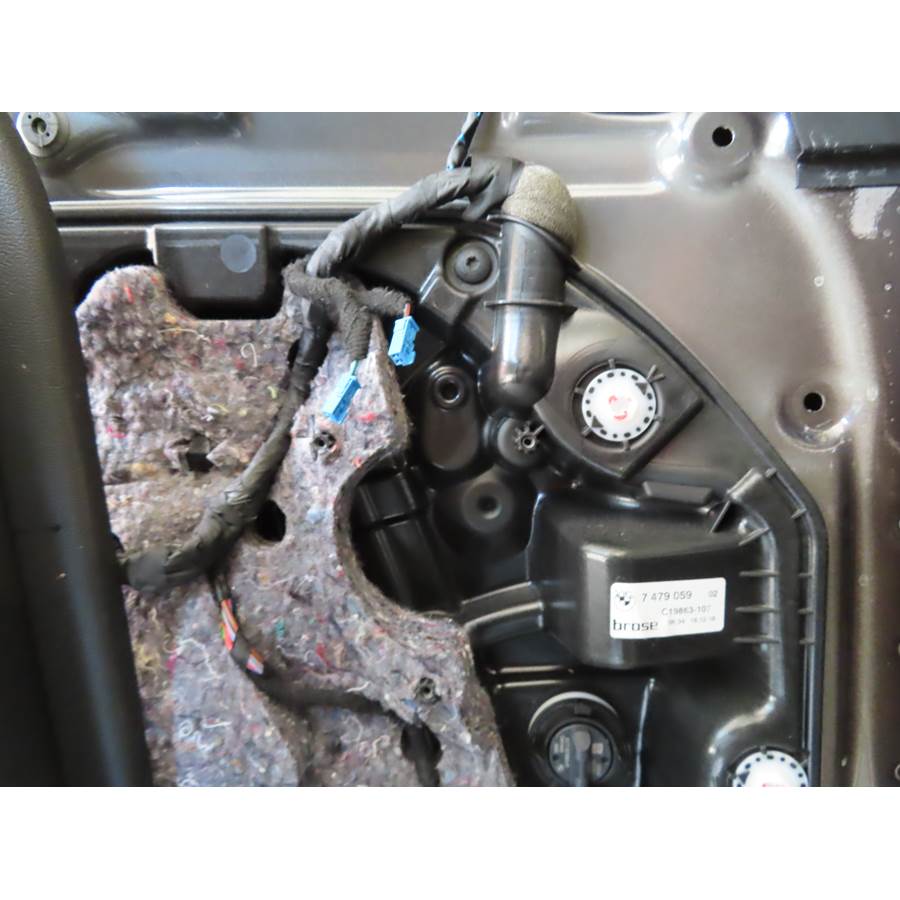 2021 BMW 7 Series Front door midrange removed