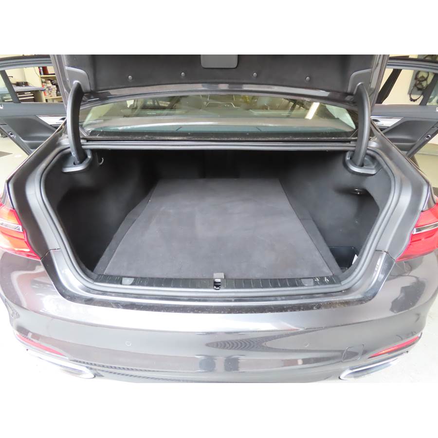 2020 BMW 7 Series Cargo space