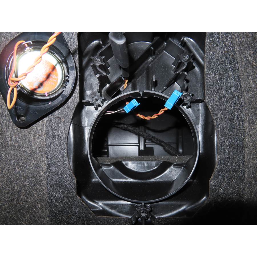2016 BMW i3 Center dash speaker removed