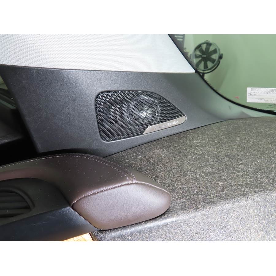 2016 BMW i3 Front pillar speaker location