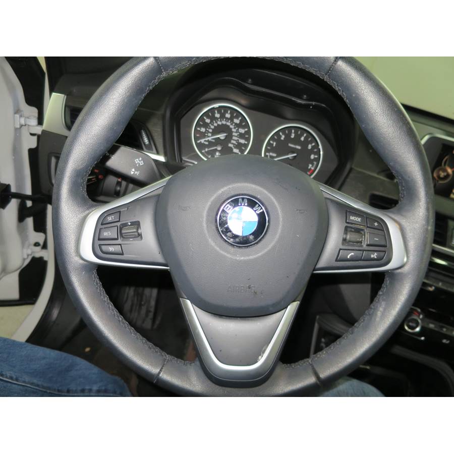 2018 BMW X2 Steering wheel audio controls