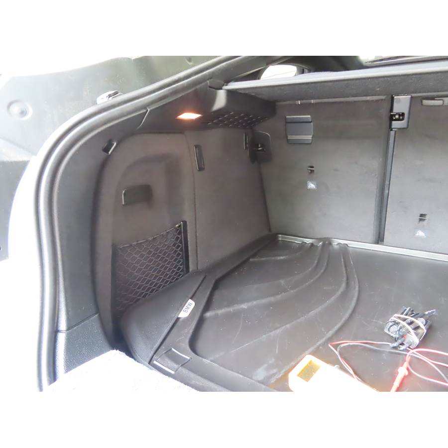 2016 BMW X4 Factory amplifier location