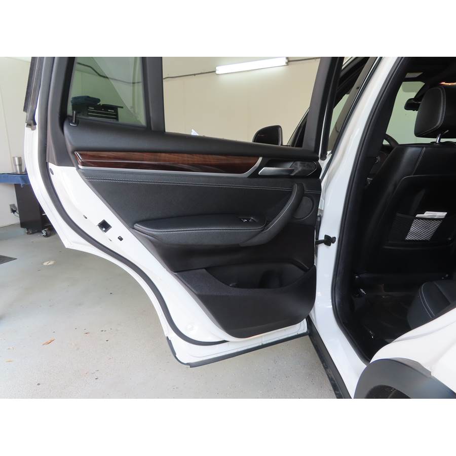 2015 BMW X4 Rear door speaker location