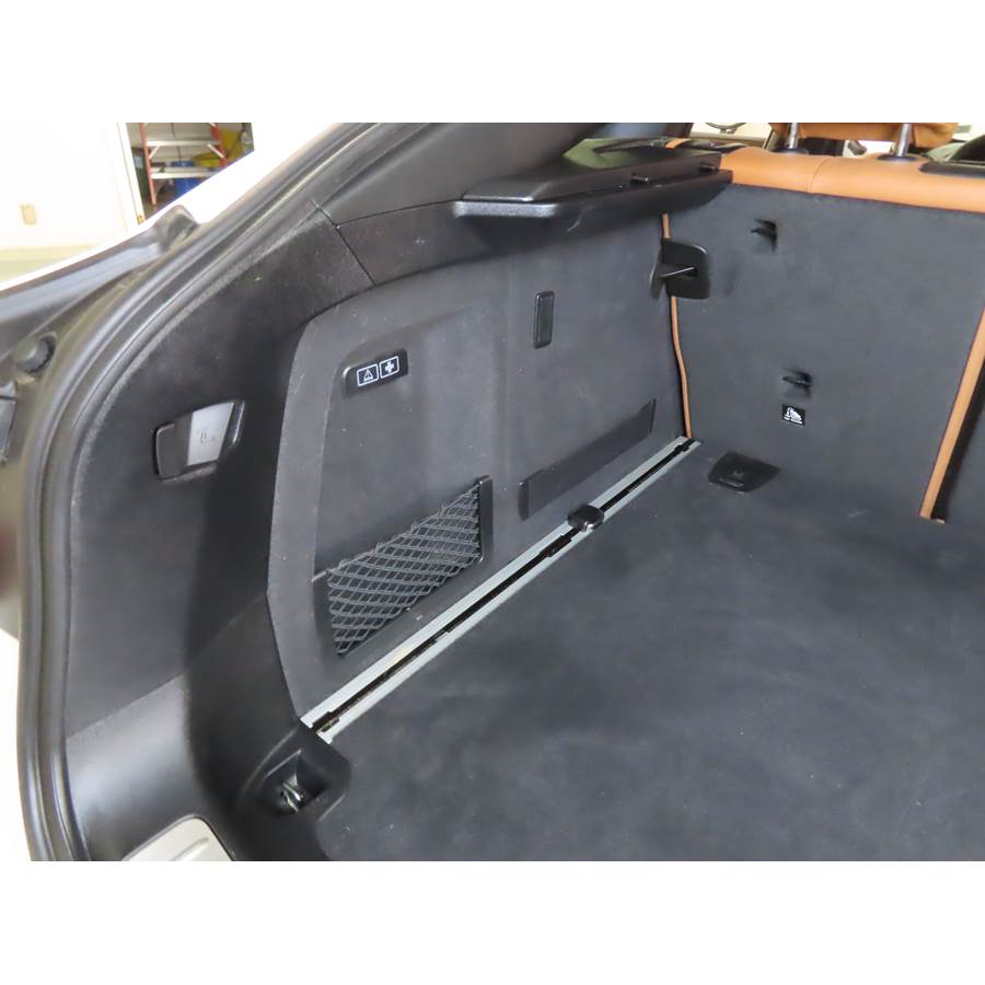 2020 BMW X4 Factory amplifier location