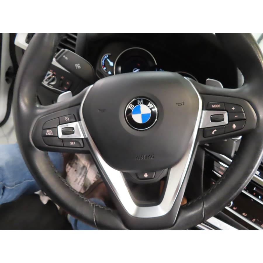 2020 BMW X4 Steering wheel audio controls