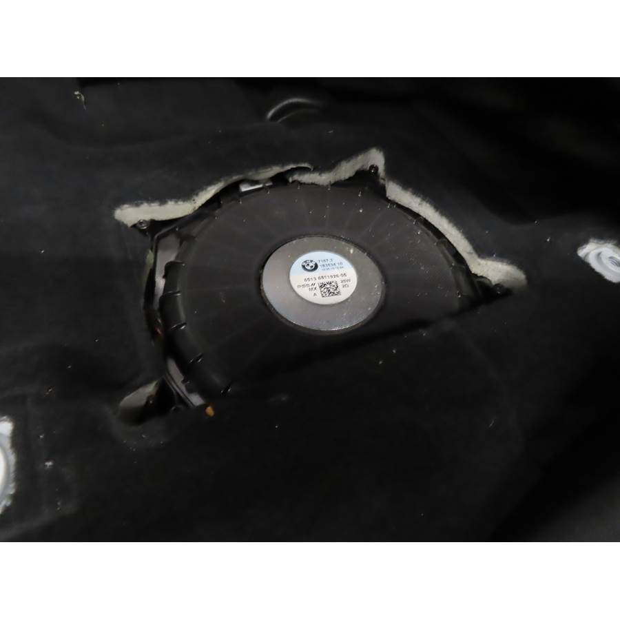 2020 BMW X4 Under front seat speaker