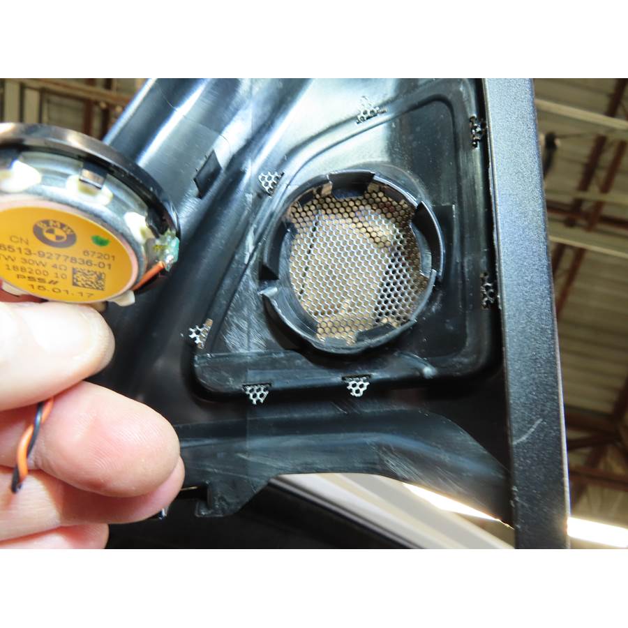 2018 BMW X6 Front door tweeter removed