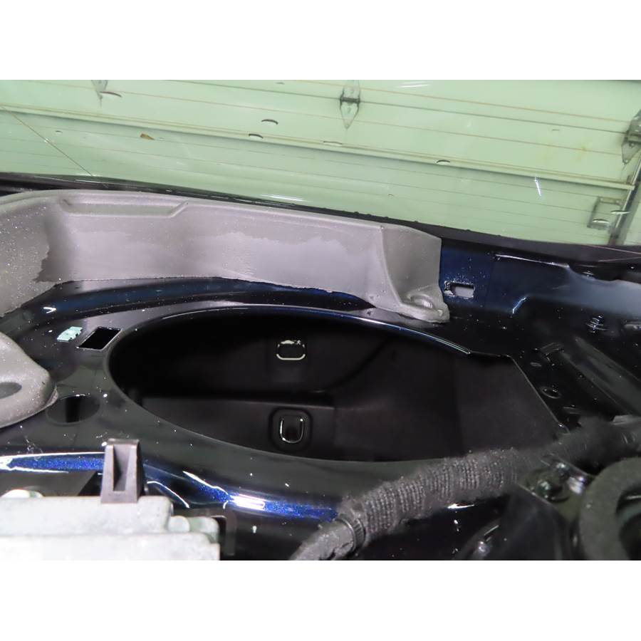 2021 Cadillac CT5 Rear deck speaker removed