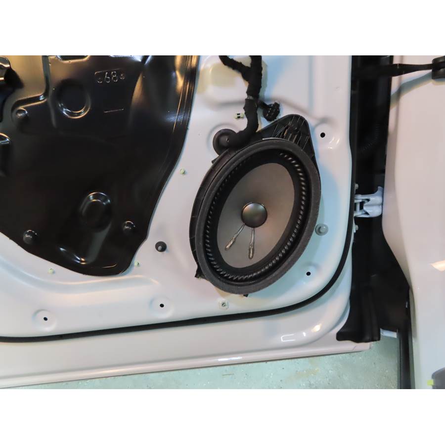 2021 Cadillac XT6 Front door woofer