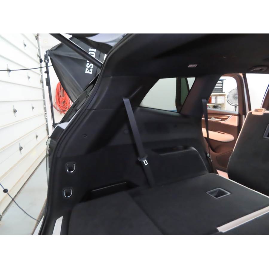 2022 Cadillac XT6 Mid-rear speaker location