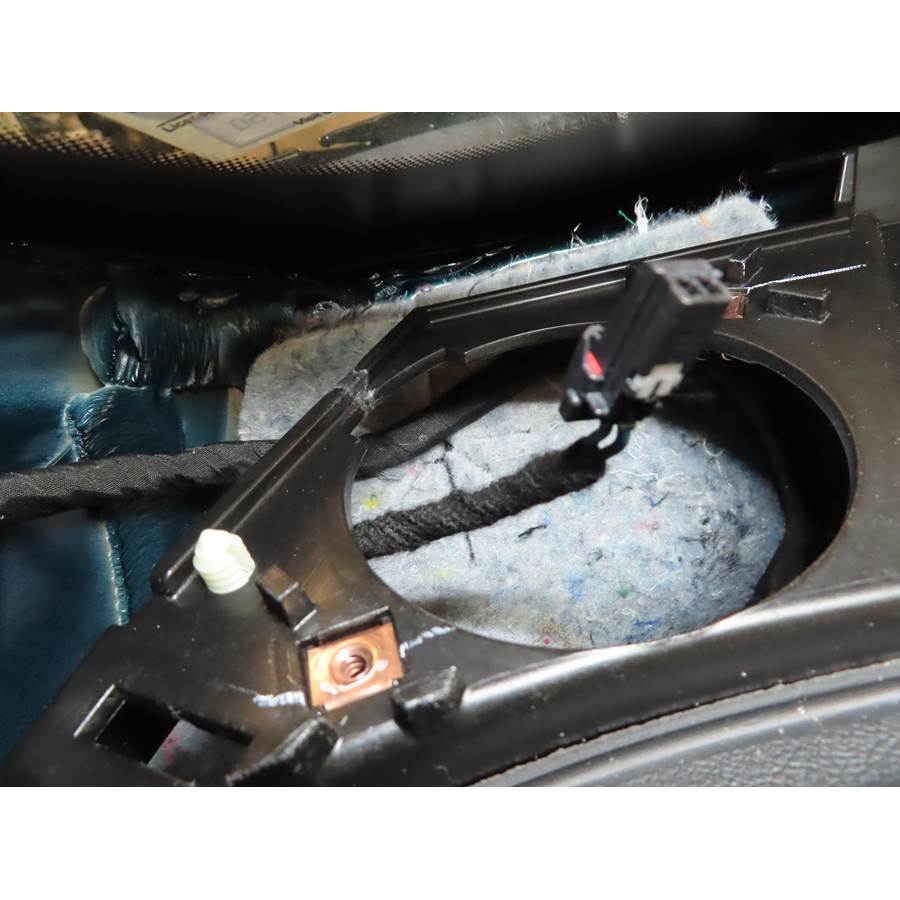2024 Cadillac Lyriq Dash speaker removed