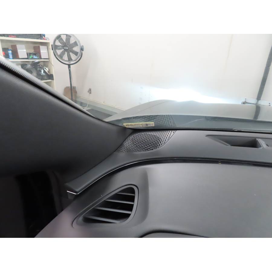 2025 Cadillac Lyriq Dash speaker location