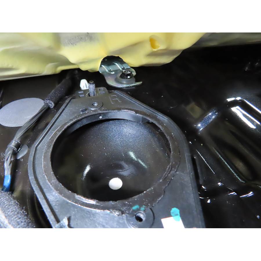 2015 Hyundai Genesis Rear deck speaker removed