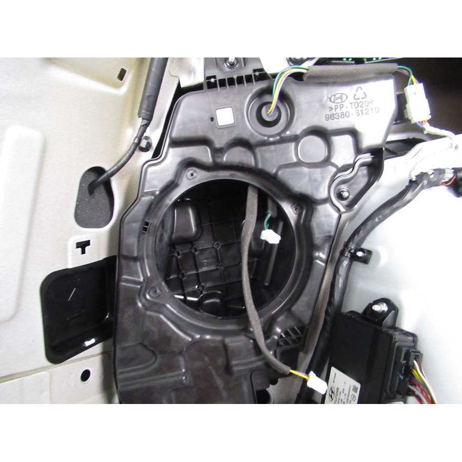 2021 Hyundai Santa Fe Far-rear side speaker removed