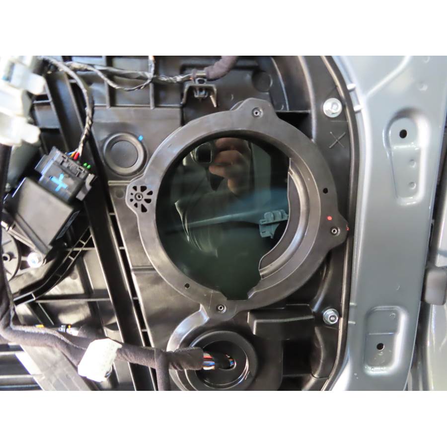 2023 Hyundai Palisade Front door woofer removed
