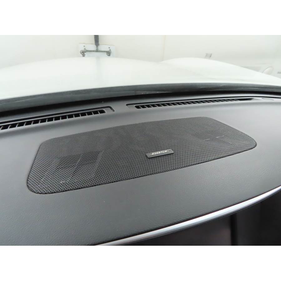 2018 Infiniti Q70 Center dash speaker location
