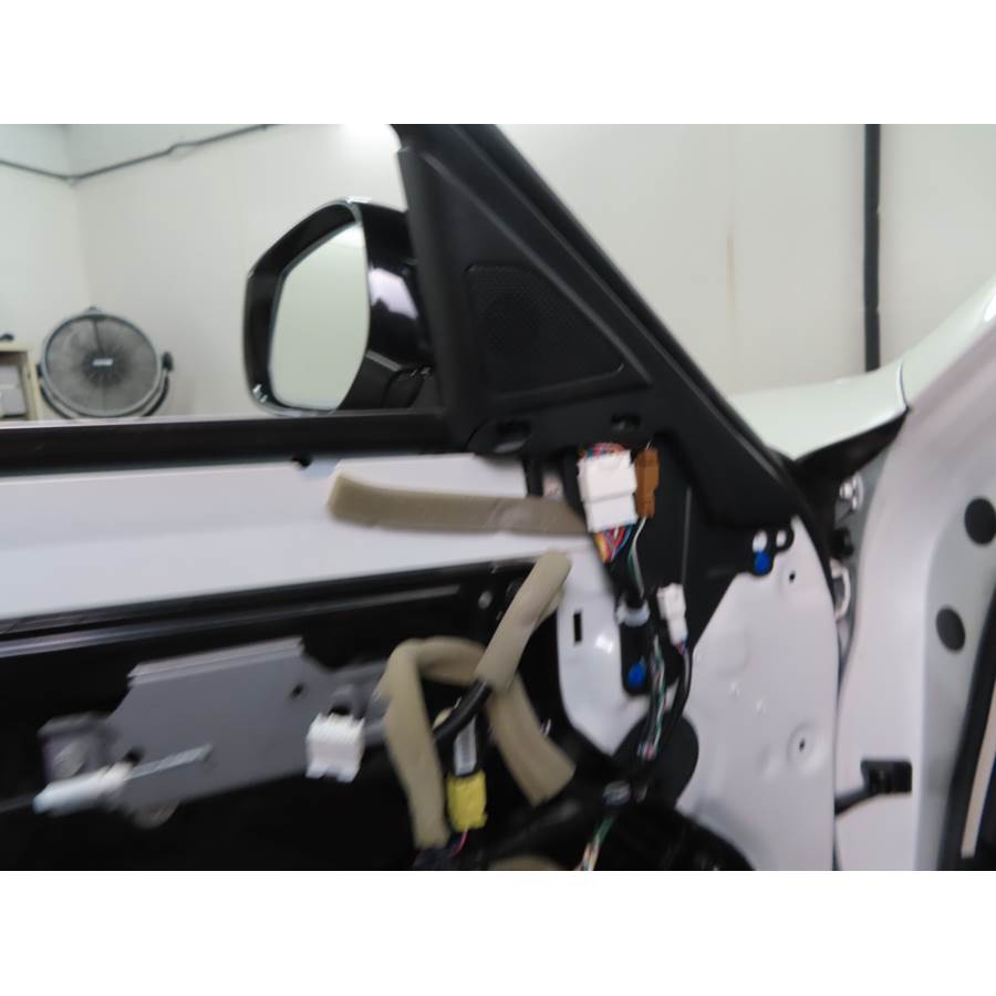 2017 Infiniti Q70 Front door tweeter location