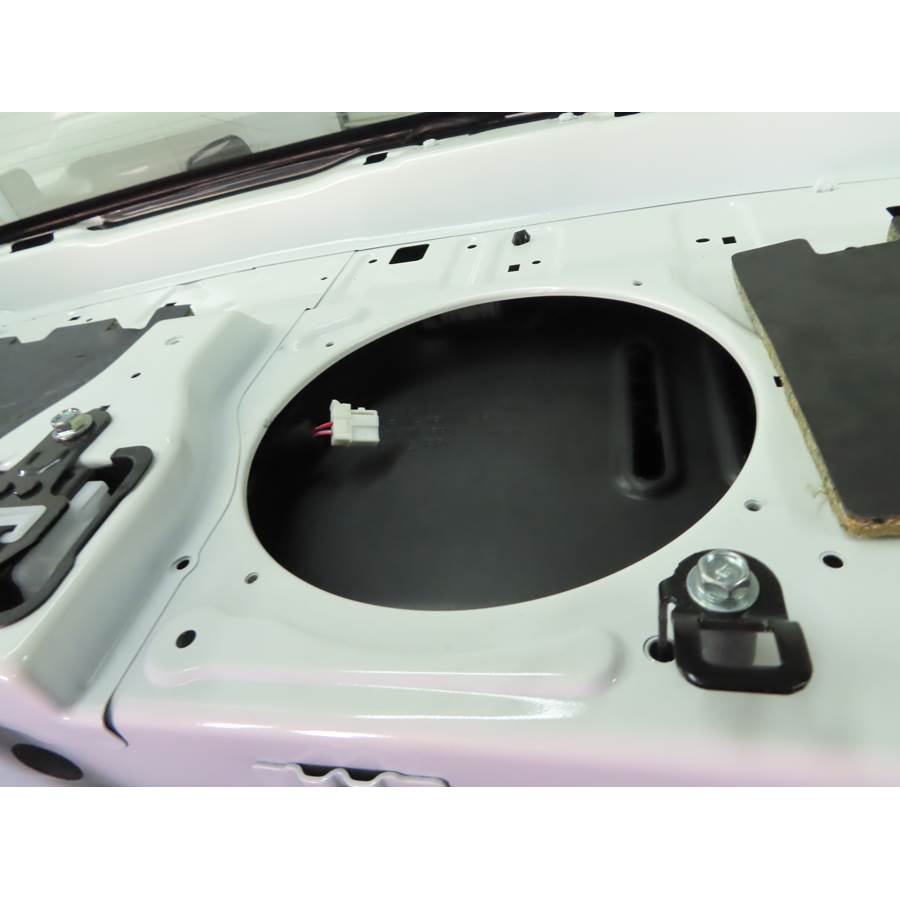 2017 Infiniti Q70 Rear deck center speaker removed