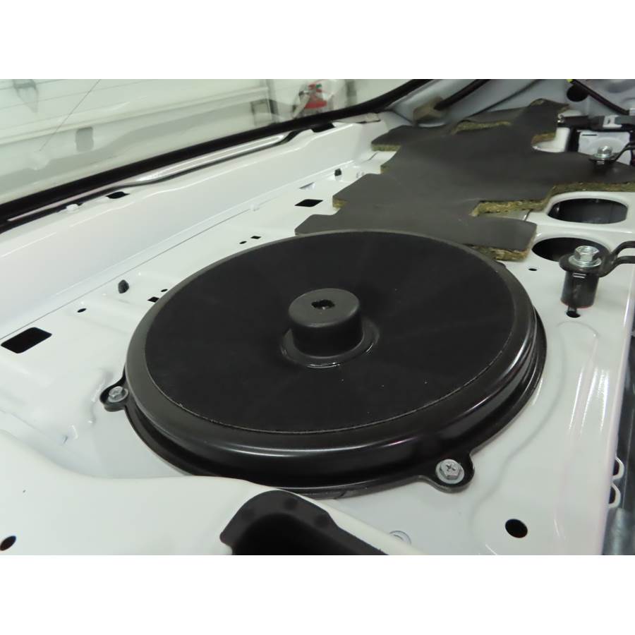 2017 Infiniti Q70 Rear deck center speaker