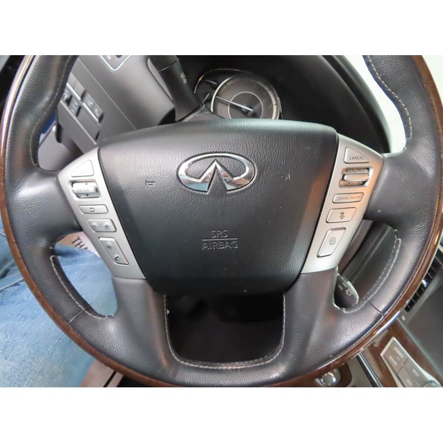 2017 Infiniti QX80 Steering wheel audio controls