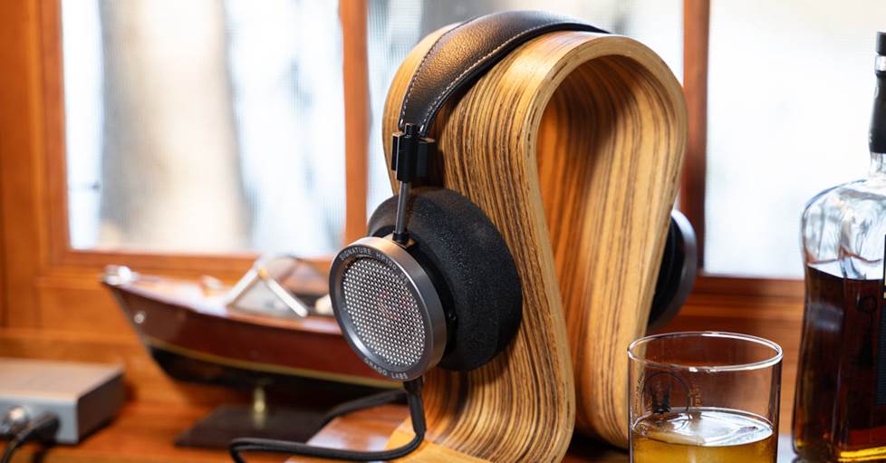 Lifestyle photo of the Grado HP100s