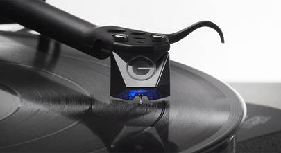 The right angle: How to use a mirror to adjust a turntable's azimuth