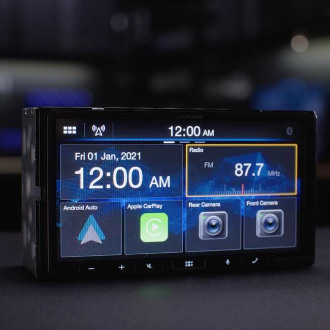 Alpine iLX-407 and Mono Amp Package Includes iLX-407 digital