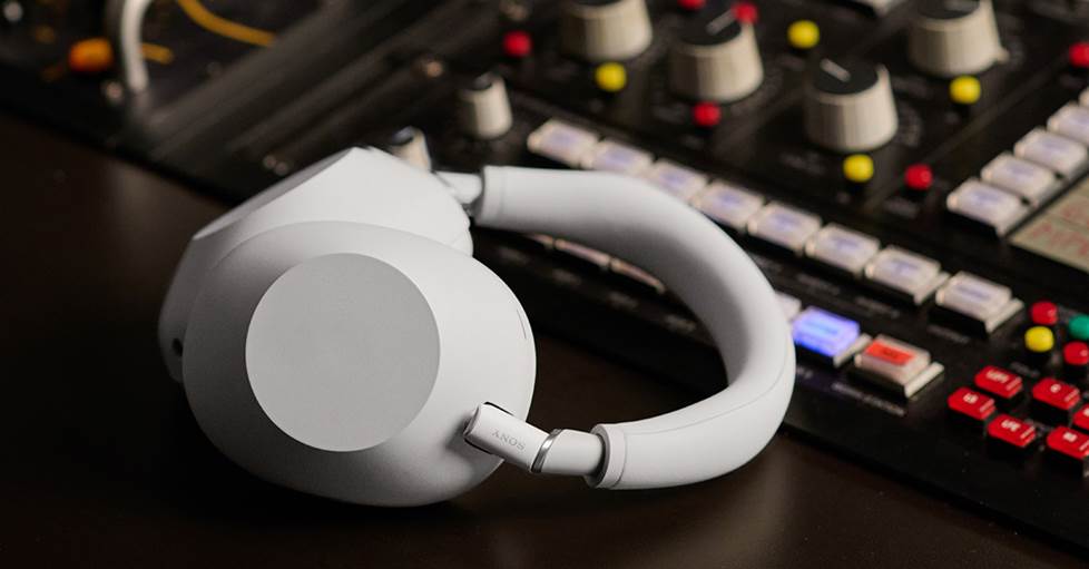 Sony WH-1000XM6 Over-ear Bluetooth® wireless noise-canceling headphones