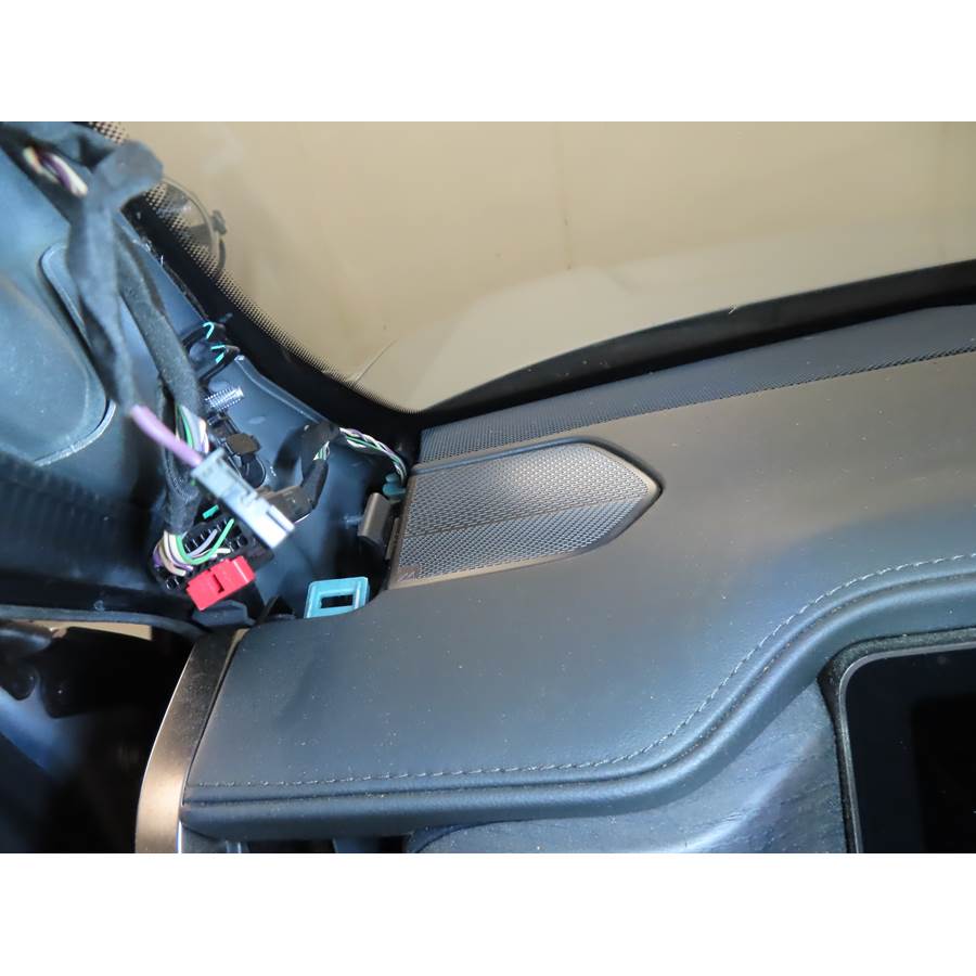 2022 Rivian R1T Dash speaker location
