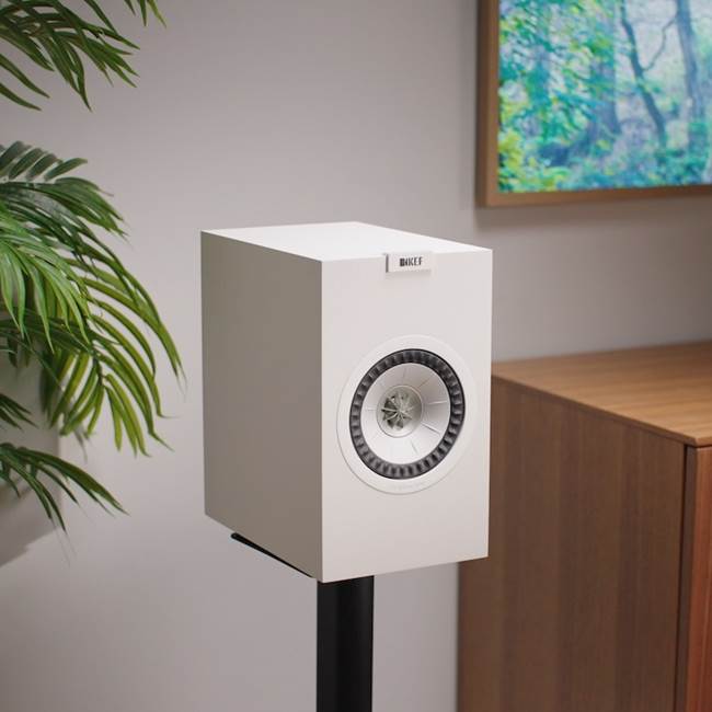 KEF ケフ Q150/WH KEF Q150 (White) Bookshelf speakers (White) at Crutchfield